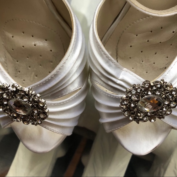 Bridal/Prom peep-toe satin heels! - Picture 5 of 8